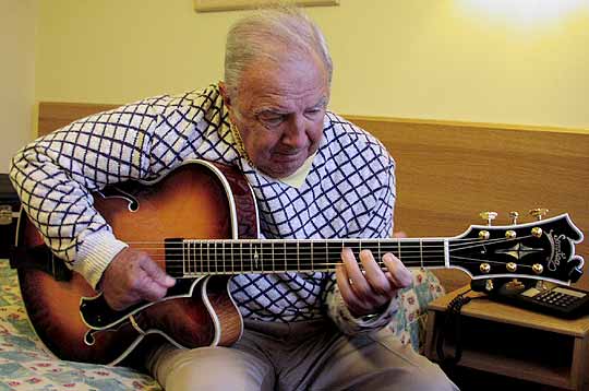 Bucky Pizzarelli